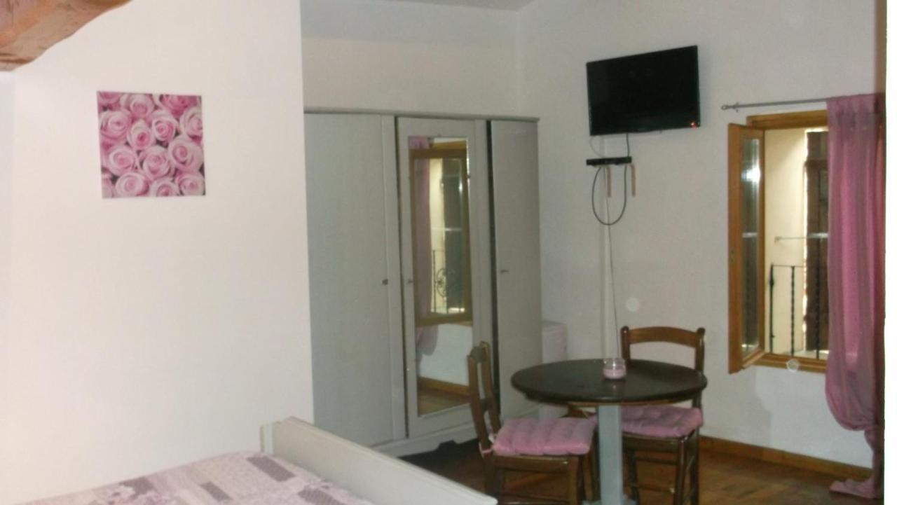 Bed and Breakfast La Grange d'Antan Cruzy Exterior foto